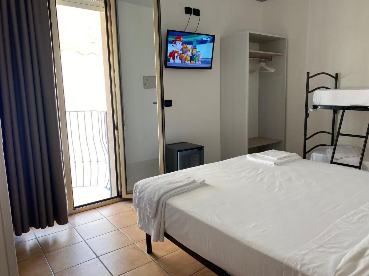Hotel Noah Rimini Extérieur photo