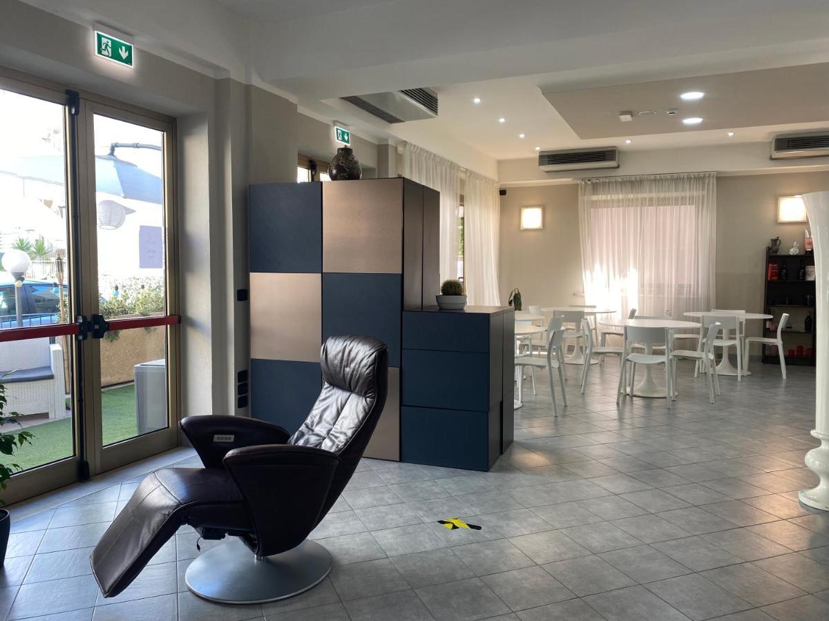 Hotel Noah Rimini Extérieur photo