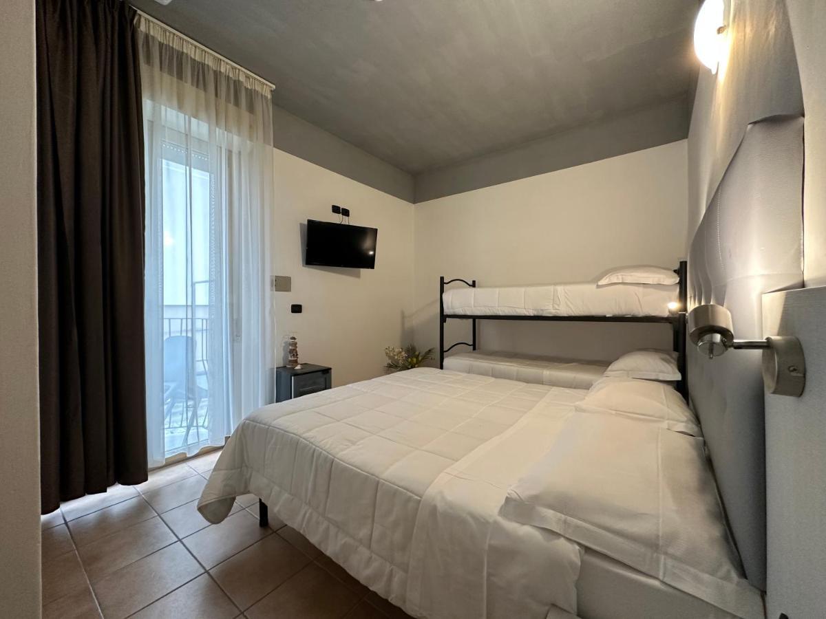 Hotel Noah Rimini Extérieur photo